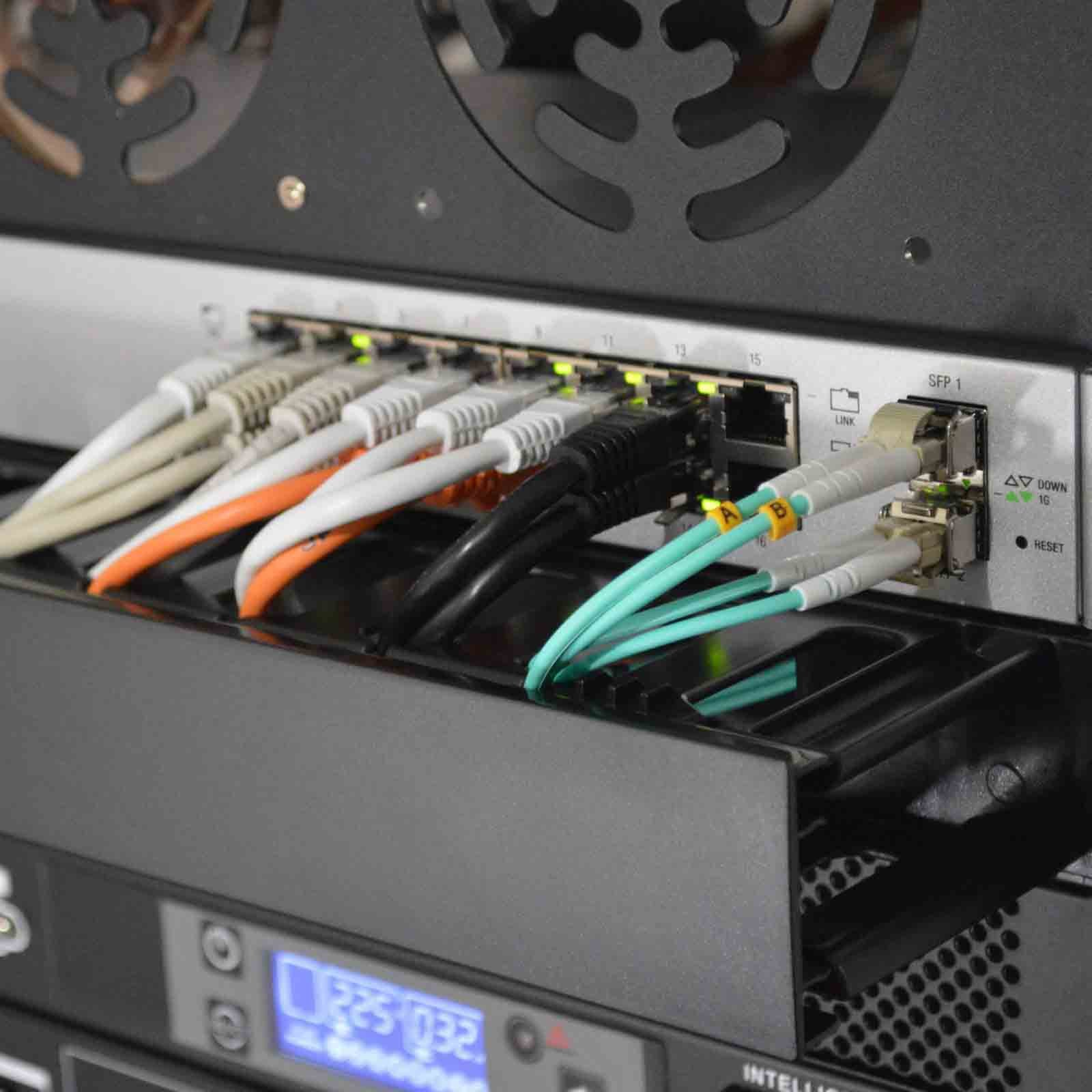 Networking: Image of internet server sharing Internet with lan cables